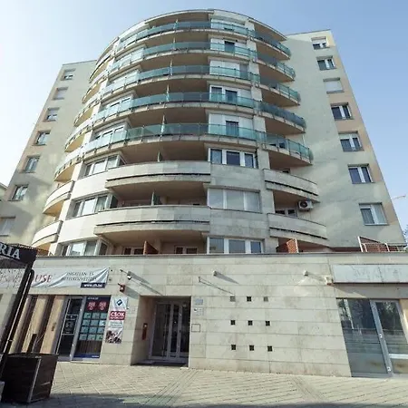Apartmán Bright And Homey Ac Near The Center